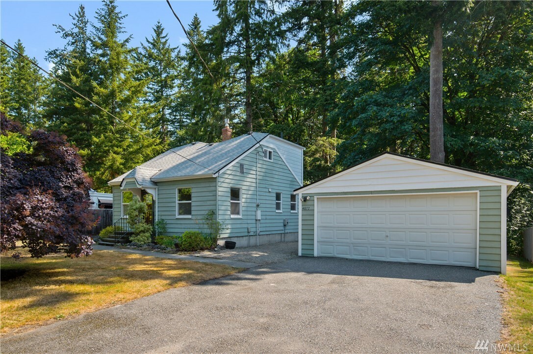 Property Photo: 4877 Eastview Dr WA 98367