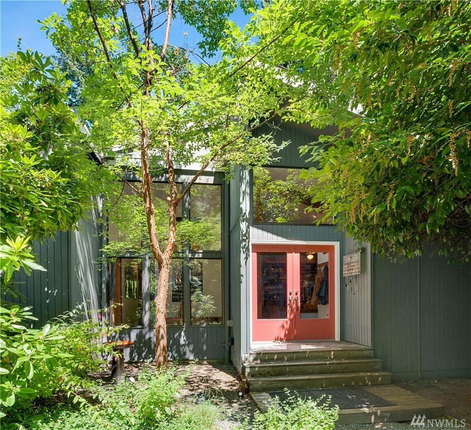 Property Photo:  11744 Olympic Terrace Ave NE  WA 98110 