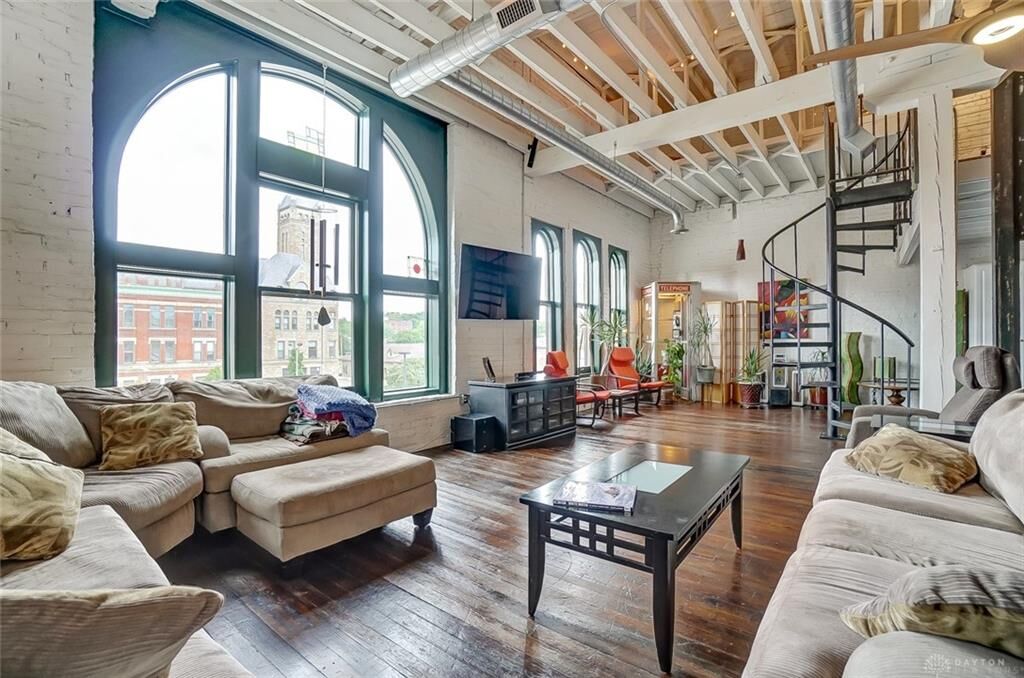 Property Photo: 38 W High Street 3A OH 45502
