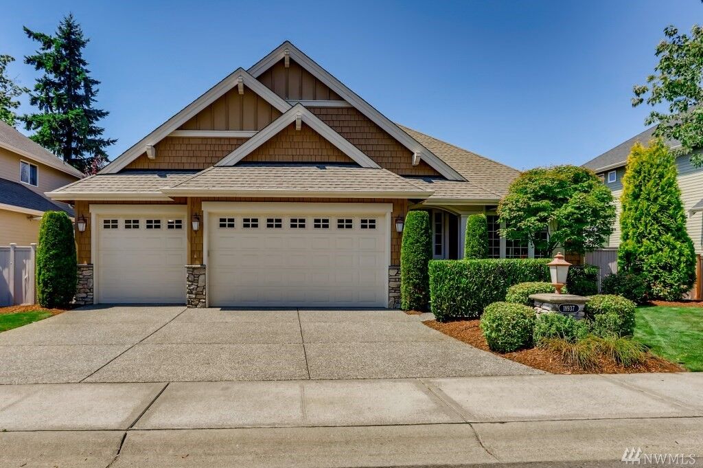 Property Photo: 18937 84th Place NE WA 98011