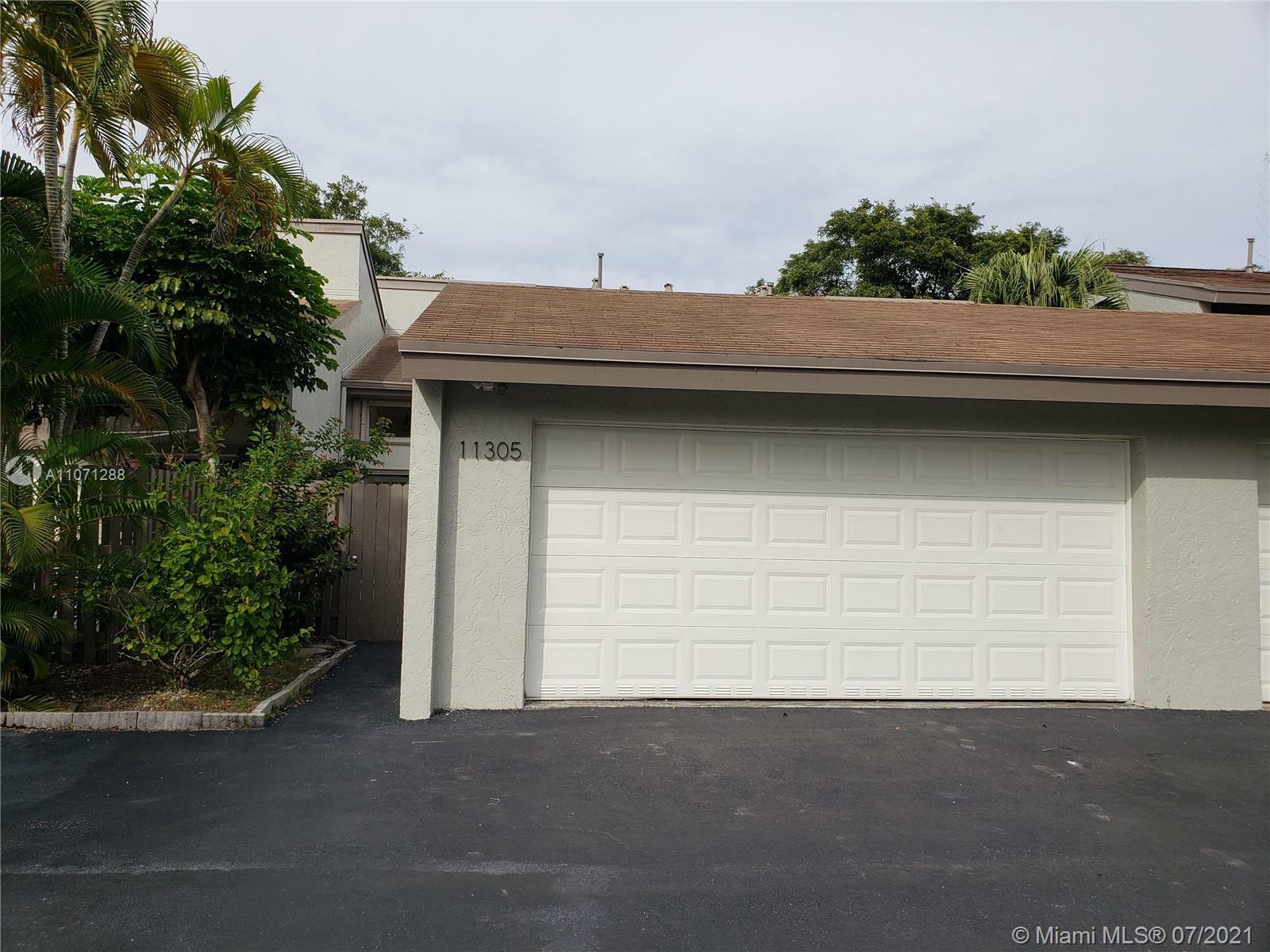 11305 SW 111th St  Miami FL 33176 photo