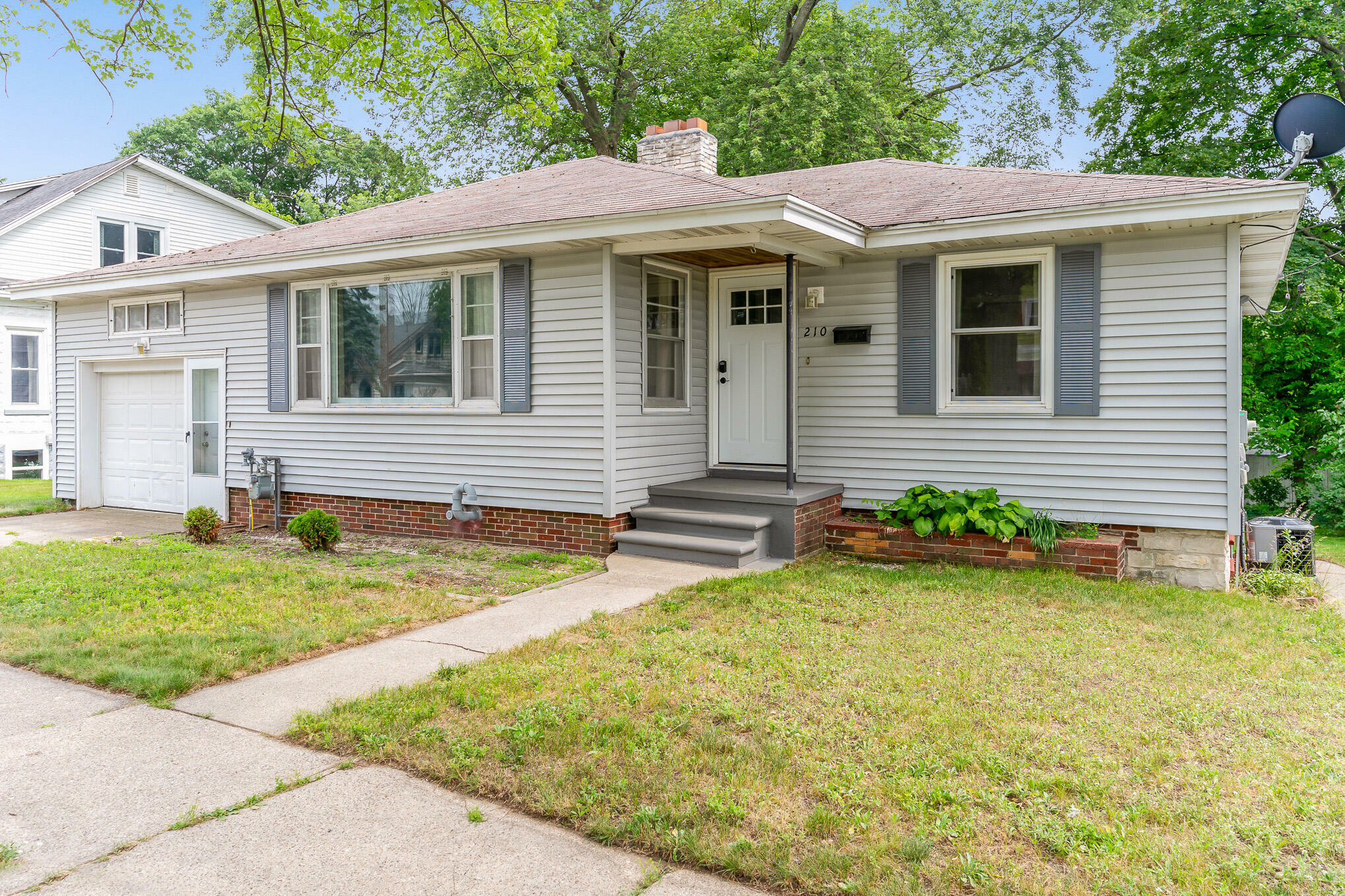 Property Photo:  210 Summit Street  MI 49456 