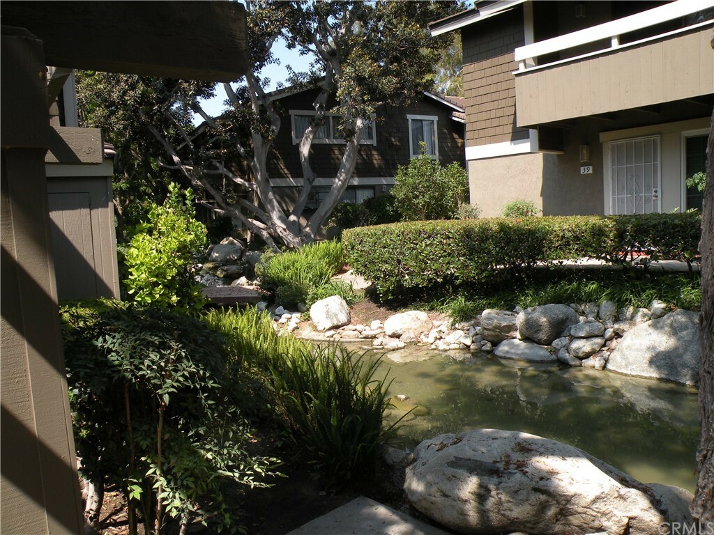 Property Photo:  40 Streamwood 40  CA 92620 