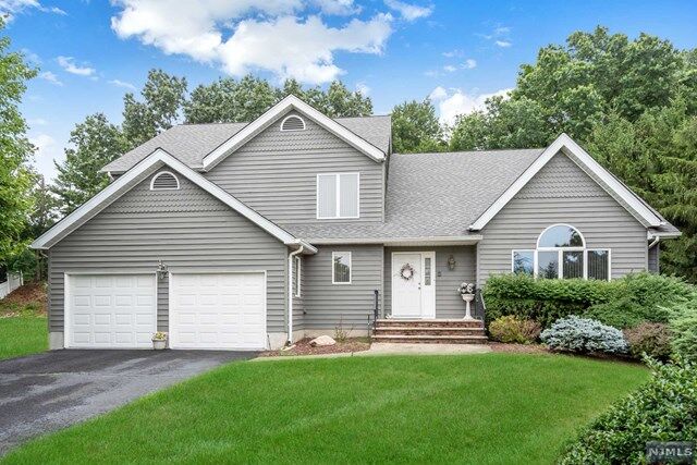 Property Photo:  19 Herlihy Drive  NJ 07430 
