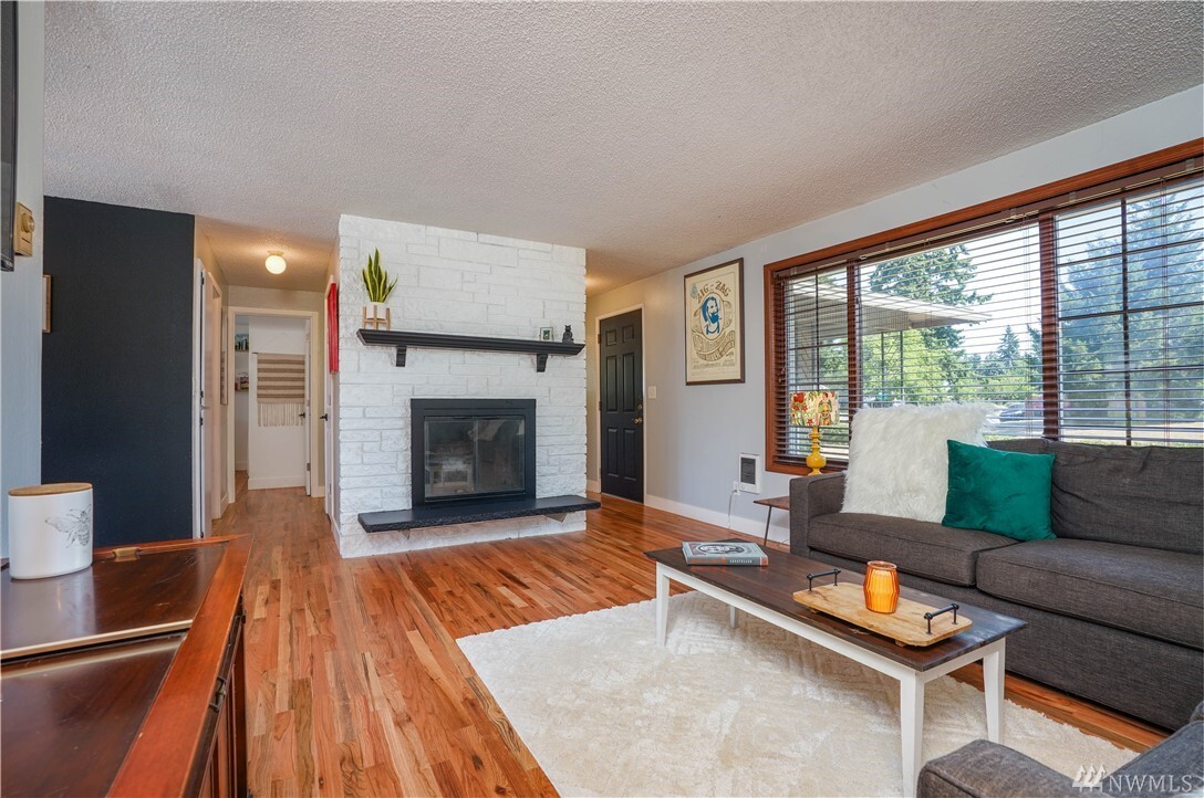 Property Photo: 10715 125th St E WA 98374