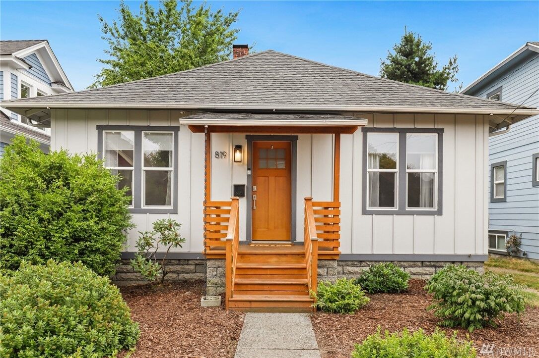 Property Photo:  819 NW 65th St  WA 98117 