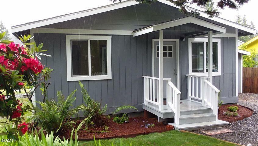 Property Photo: 463 N Fawn Drive OR 97368