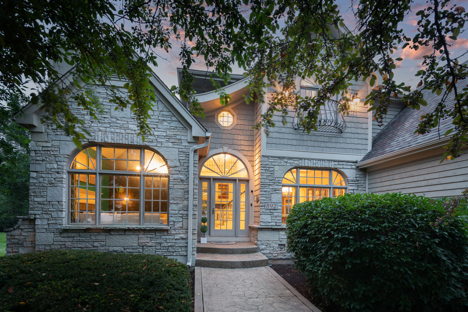 Property Photo:  892 Waverly Court  IL 60502 