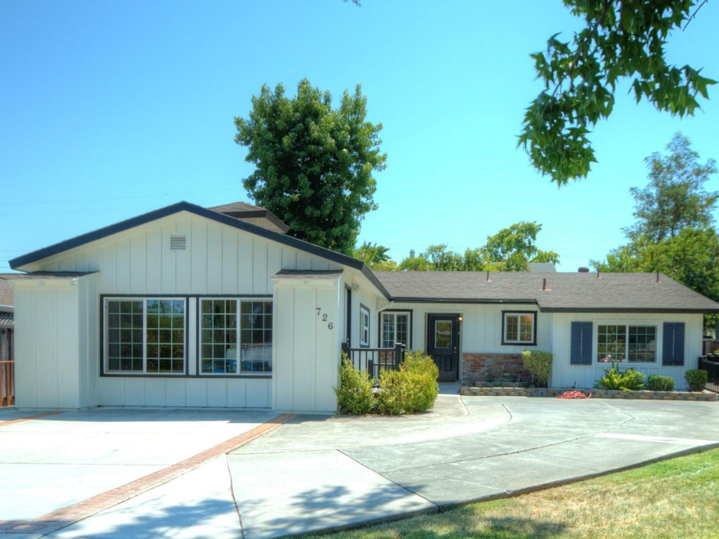 Property Photo:  726 Brentwood Drive  CA 95129 