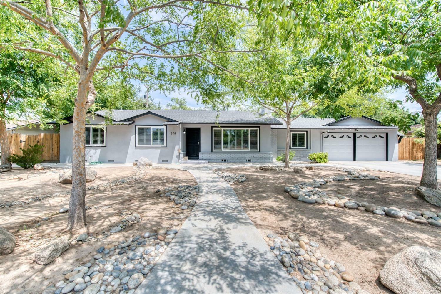 Property Photo:  278 W San Carlos Avenue  CA 93704 