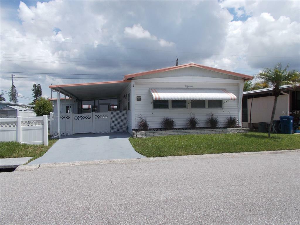 Property Photo:  615 50th Avenue W  FL 34207 