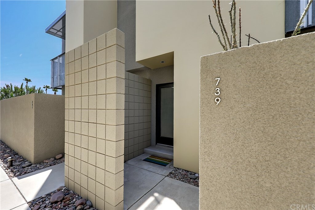 Property Photo: 739 E Arenas Road CA 92262