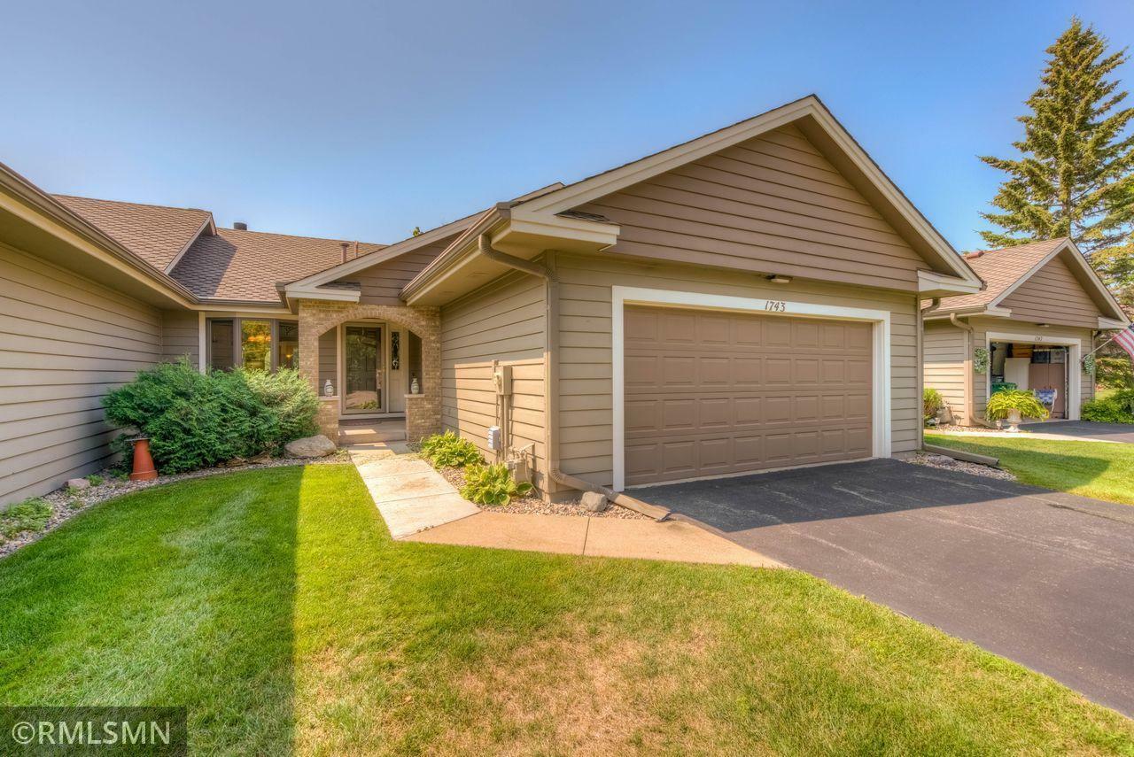 Property Photo:  1743 Green Crest Drive  MN 55386 