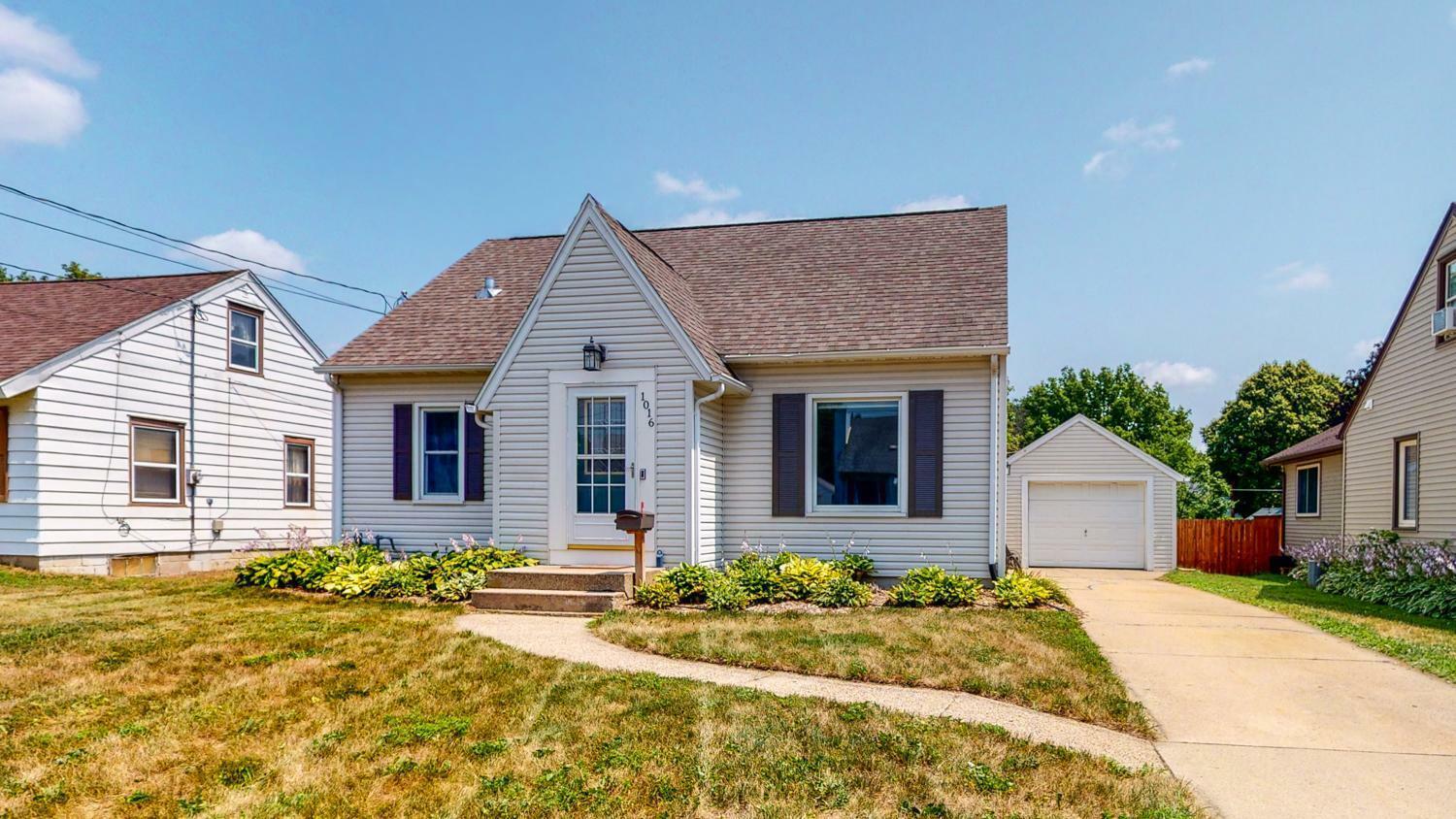 Property Photo: 1016 7th Avenue NW MN 55901