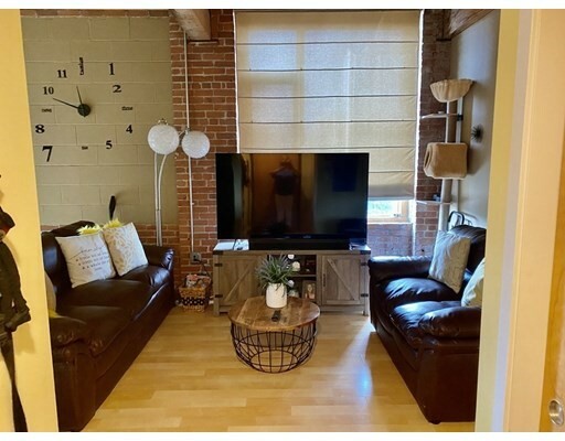 Property Photo: 147 Centre St 504 MA 02301