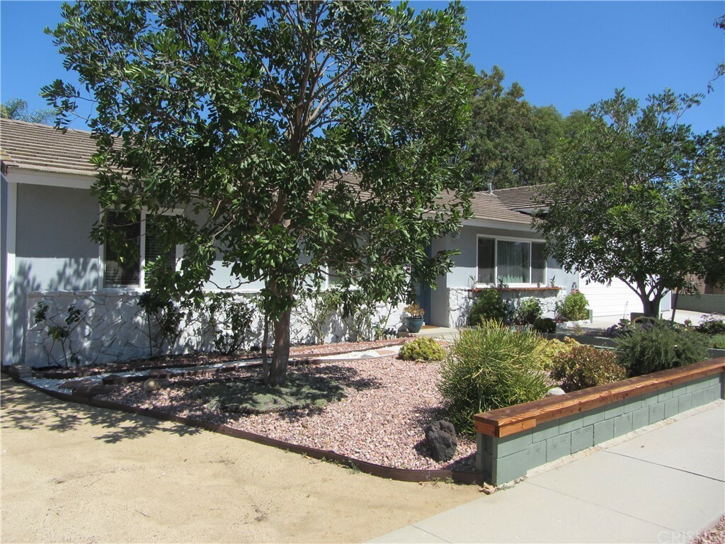 Property Photo:  1464 Glacier Street  CA 93063 