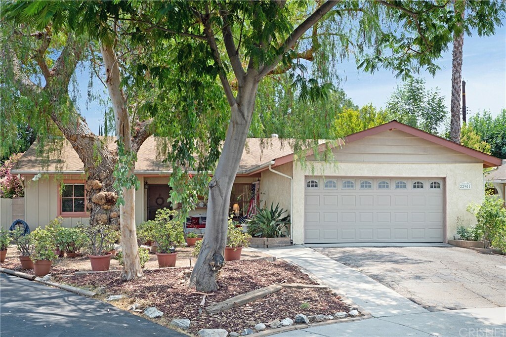 Property Photo:  22901 Bassett Street  CA 91307 