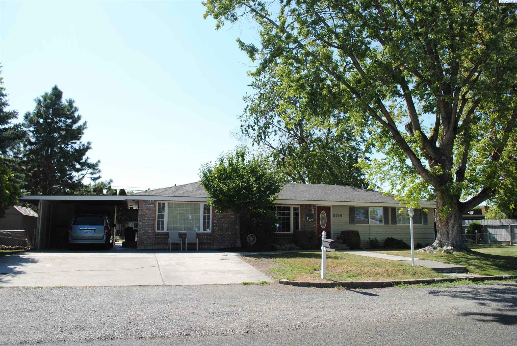 Property Photo: 2718 S Everett WA 99337