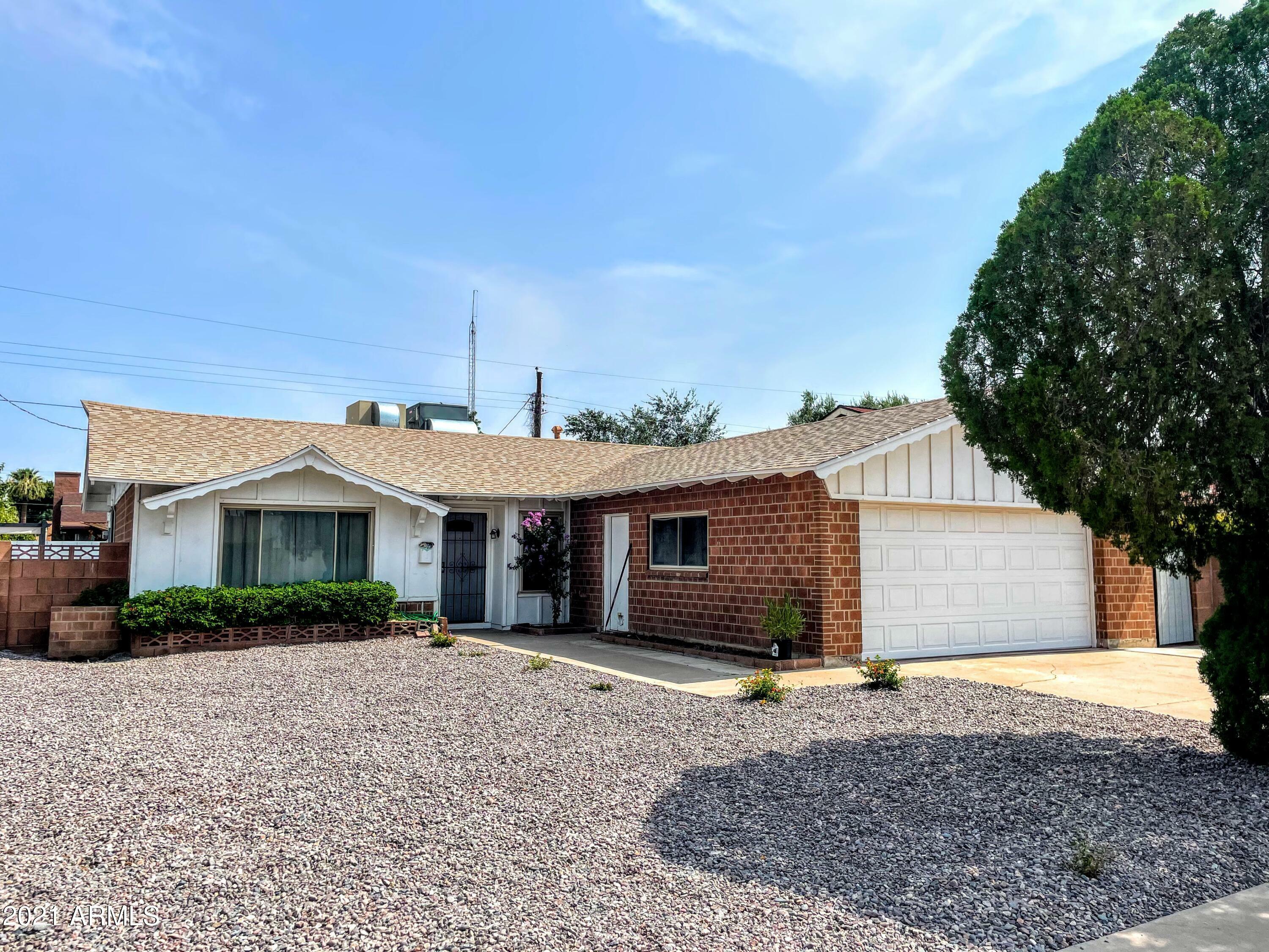 Property Photo: 8602 E San Miguel Avenue AZ 85250