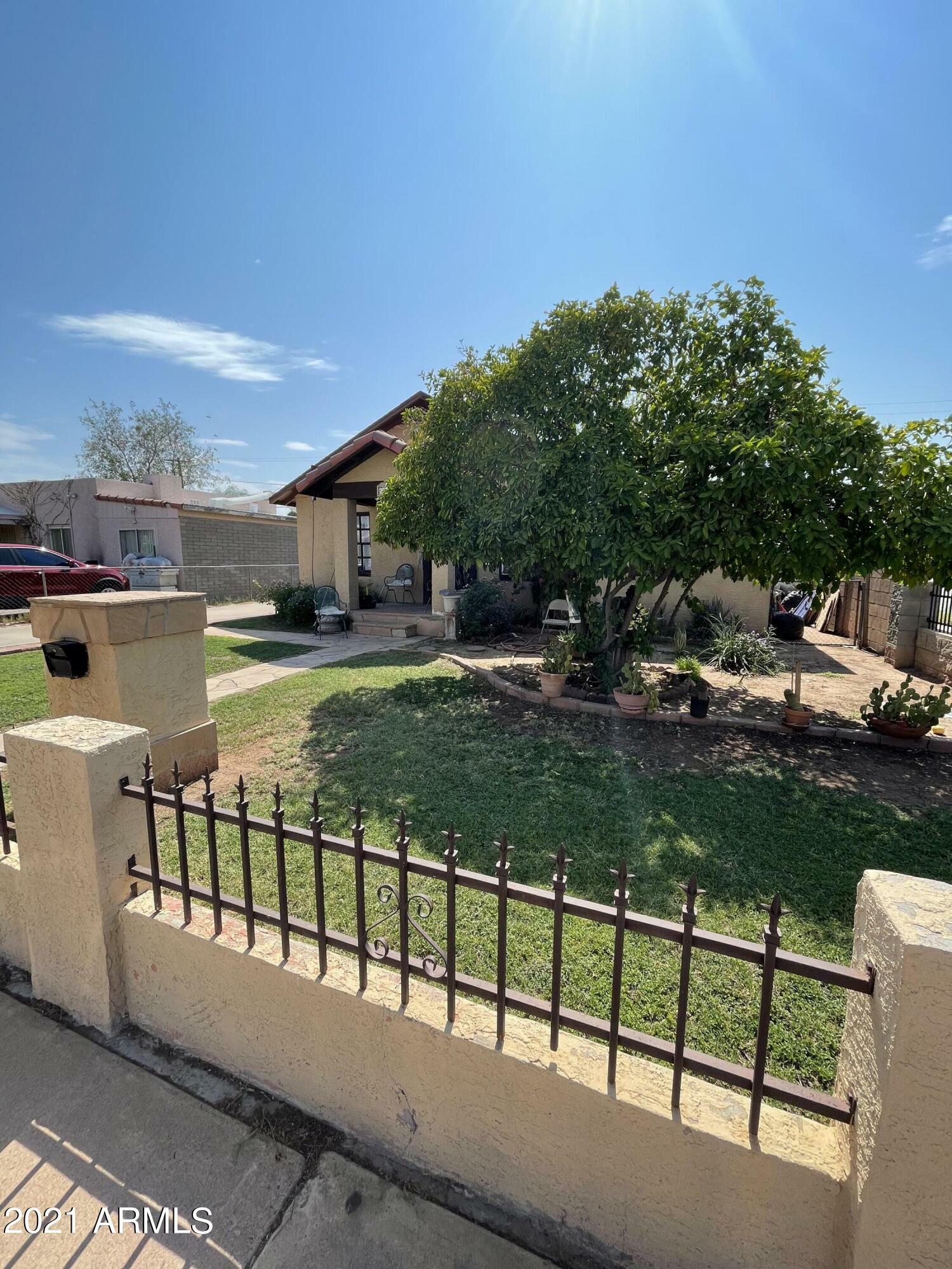 Property Photo: 348 N 20th Drive AZ 85009