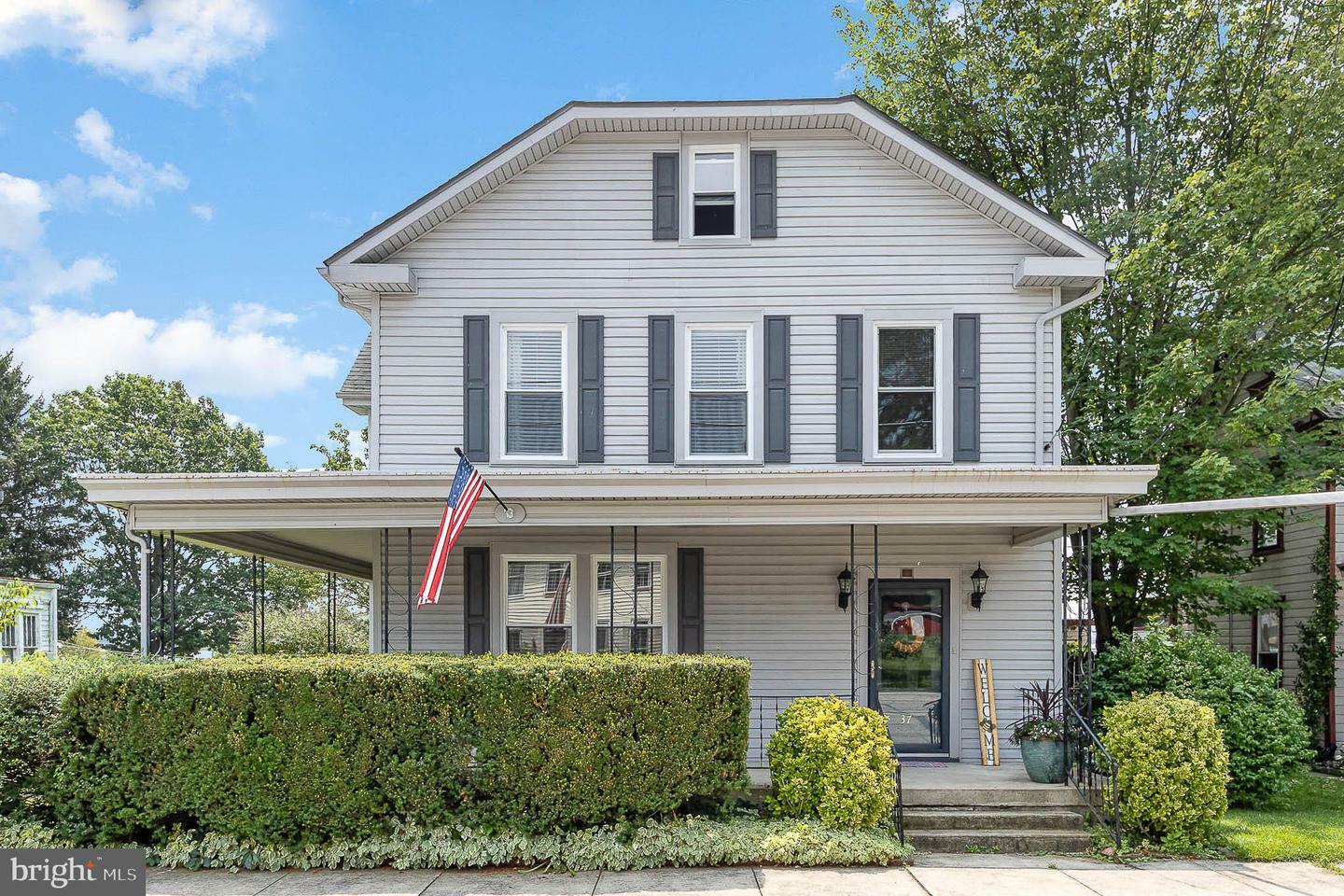 Property Photo:  37 W Main Street  PA 17072 