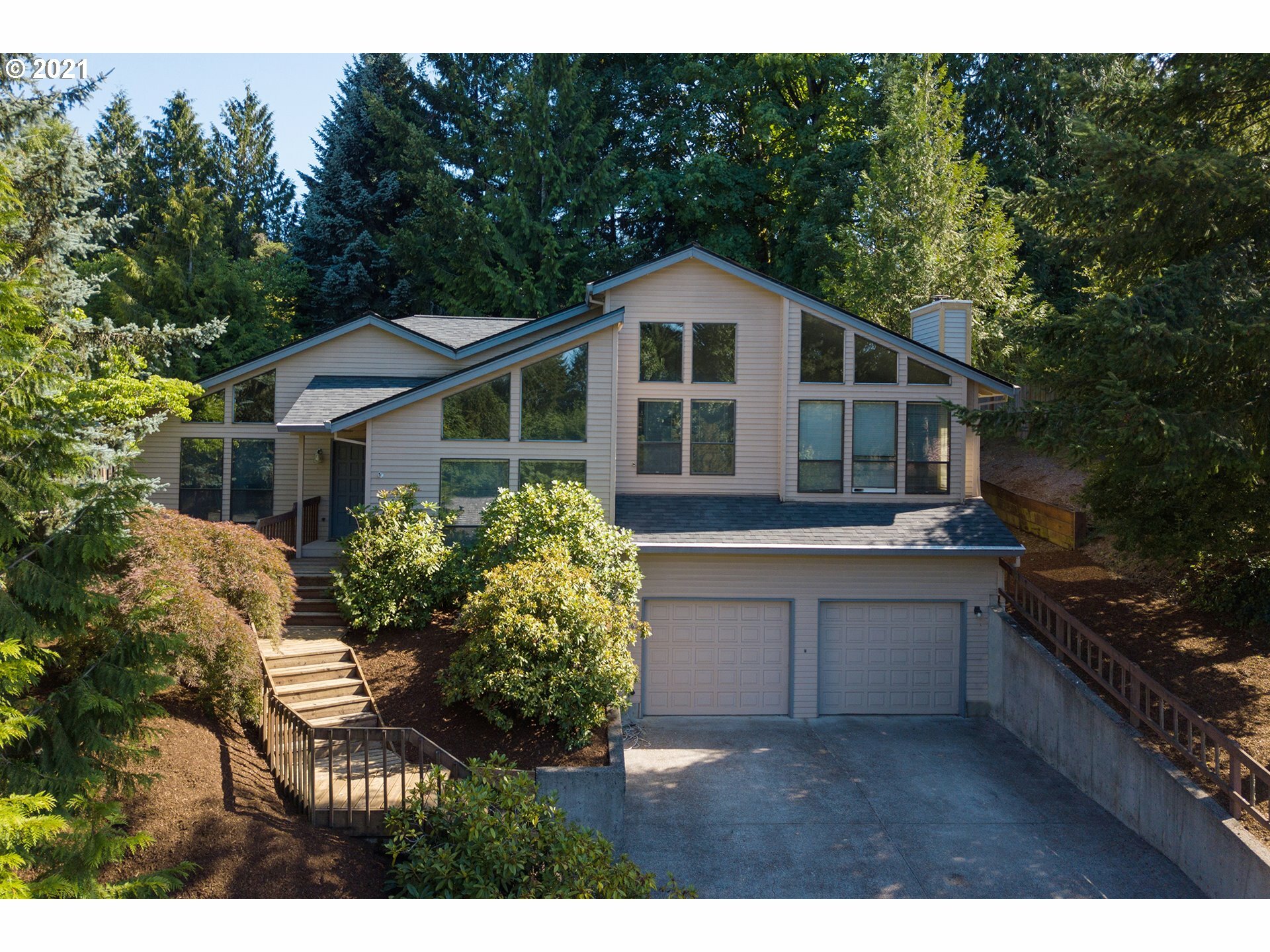 1850 SW Broadleaf Dr  Portland OR 97219 photo
