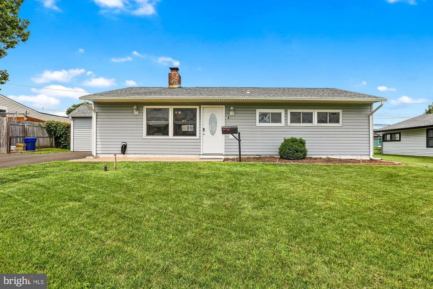 Property Photo:  54 Buttonwood Lane  PA 19054 