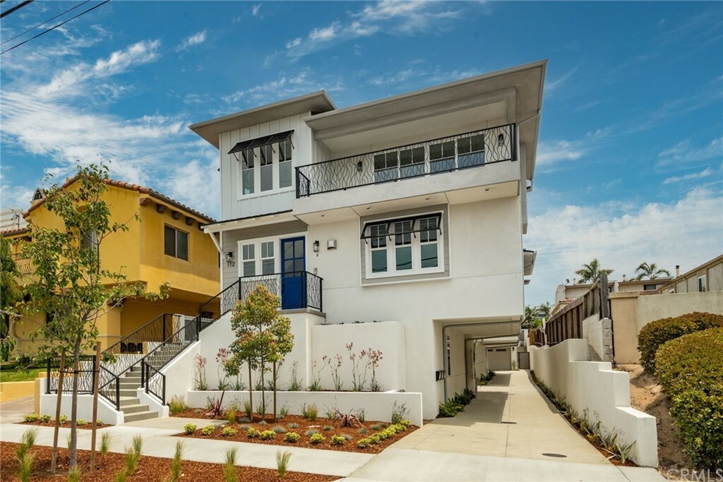 Property Photo:  112 S Francisca Avenue C  CA 90277 