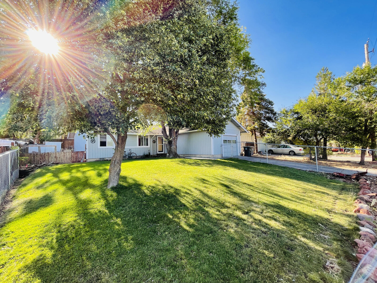 Property Photo: 409 NE 9th Street OR 97741