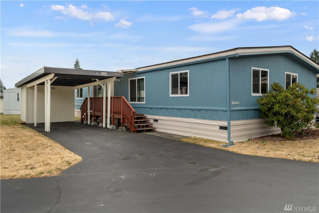 Property Photo:  20715 8th Avenue Ct E  WA 98387 