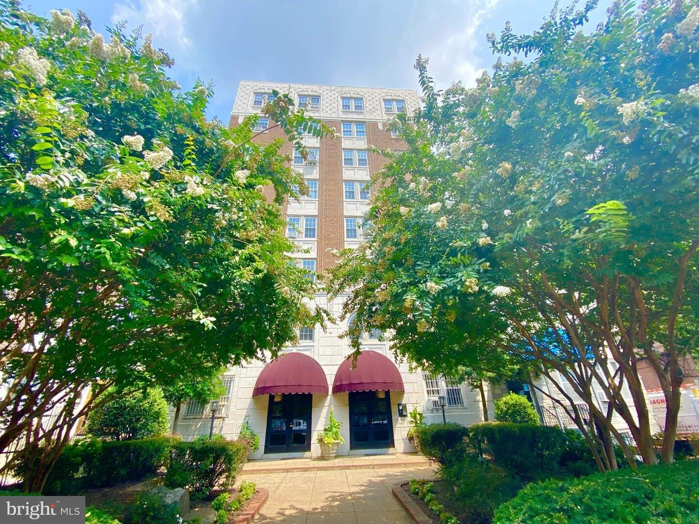 Property Photo:  1925 16th Street NW 202  DC 20009 