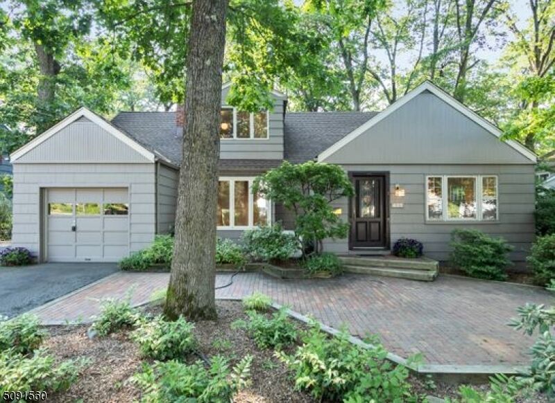 Property Photo:  451 Hillcrest Rd  NJ 07450 