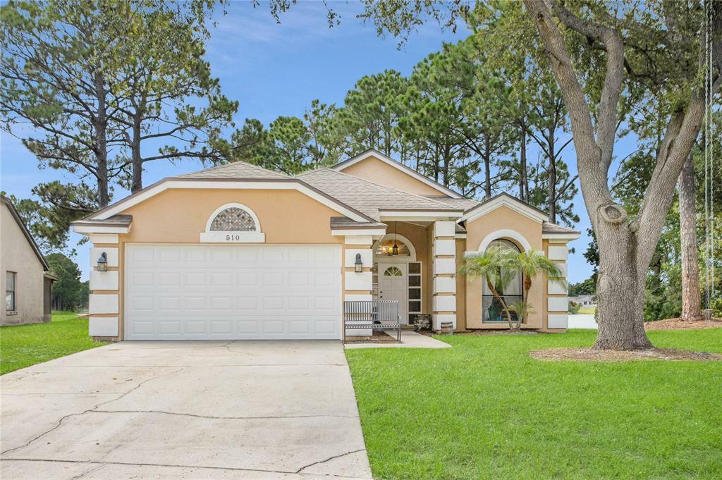 Property Photo: 510 Huxford Court FL 32746