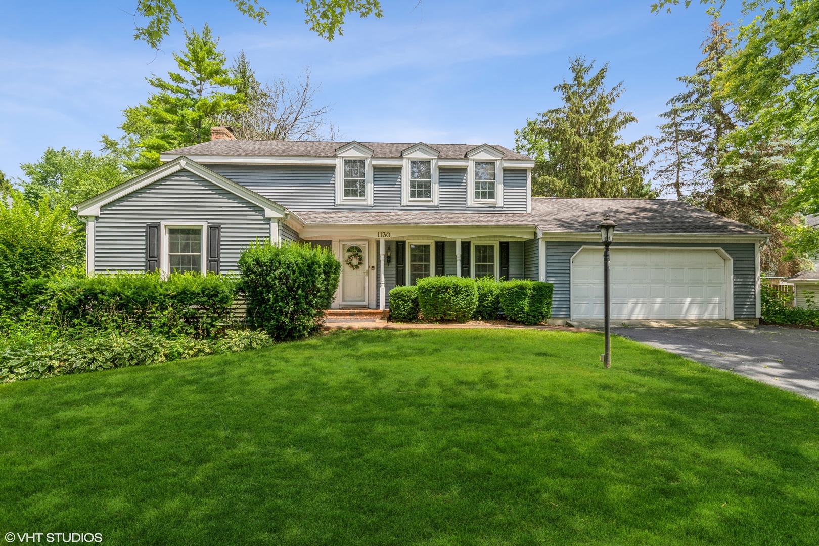 Property Photo: 1130 Larkspur Lane IL 60510