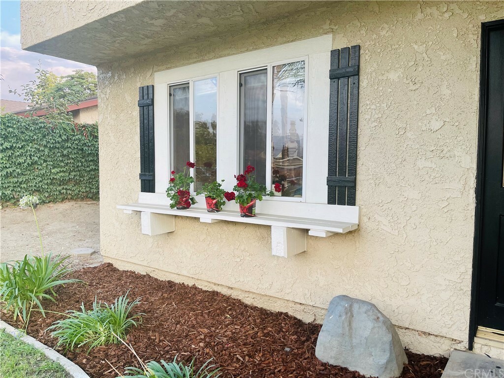 Property Photo: 1460 Paloma Avenue CA 92374