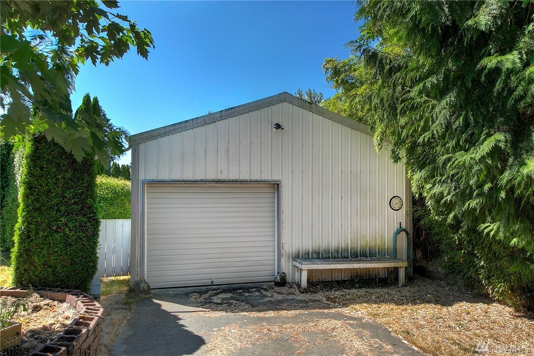 Property Photo:  805 SW 124th St  WA 98146 