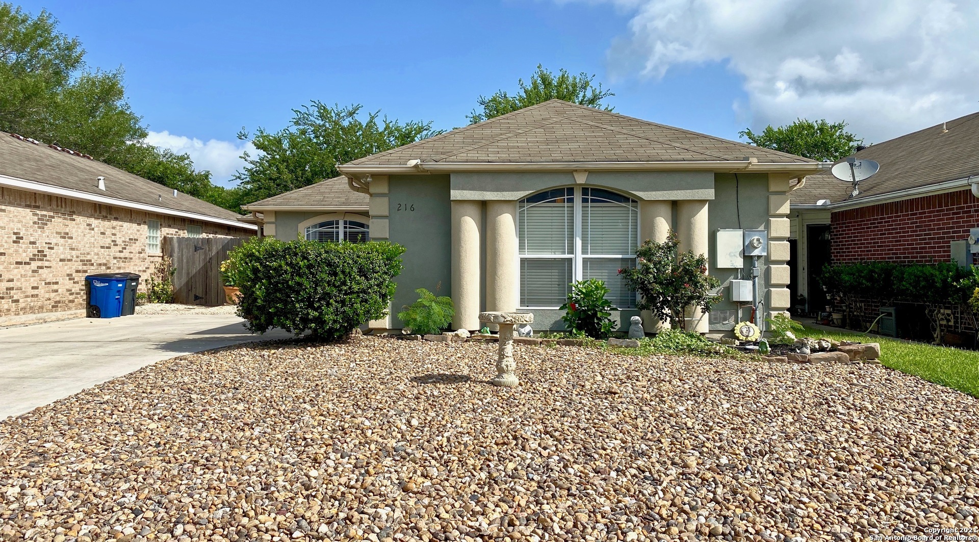 Property Photo:  216 Dogwood Dr  TX 78130 