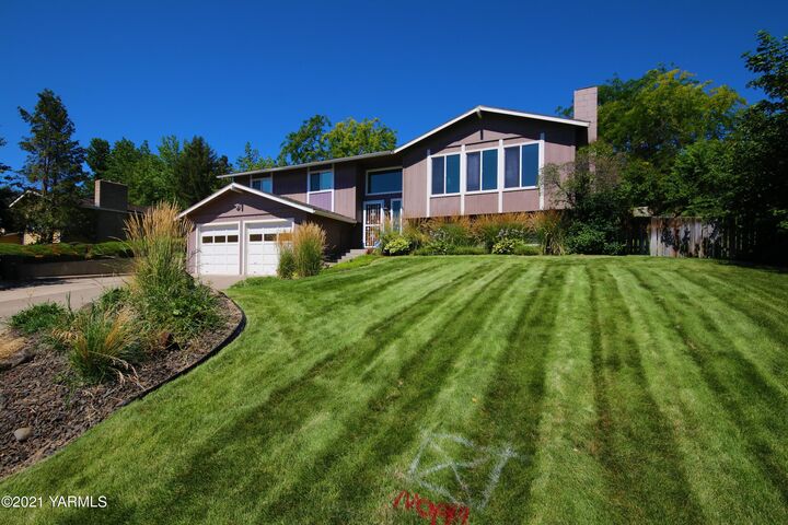 906 N Conestoga Blvd  Yakima WA 98908 photo