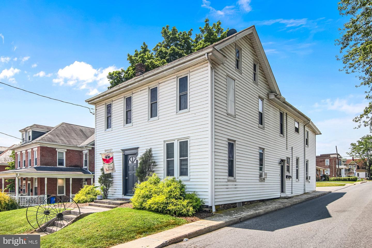 Property Photo: 226 N Market Street PA 17022