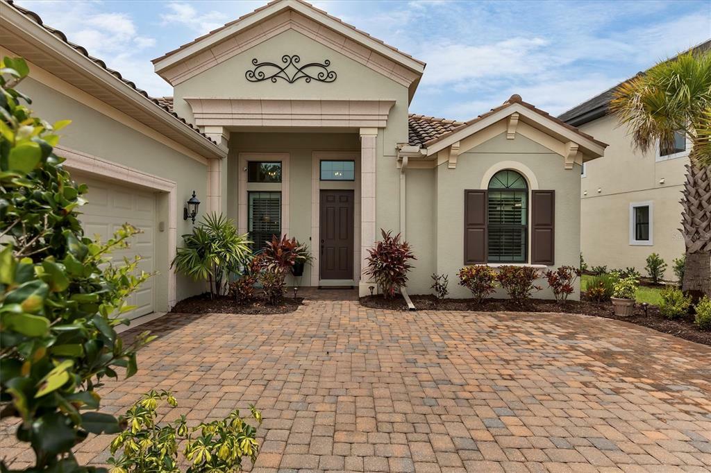 Property Photo:  7520 Windy Hill Cove  FL 34202 