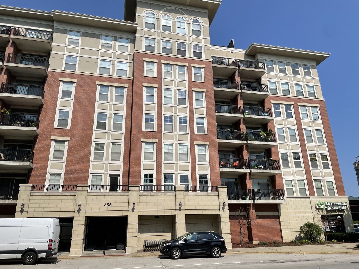 Property Photo: 656 Pearson Street 701C IL 60016