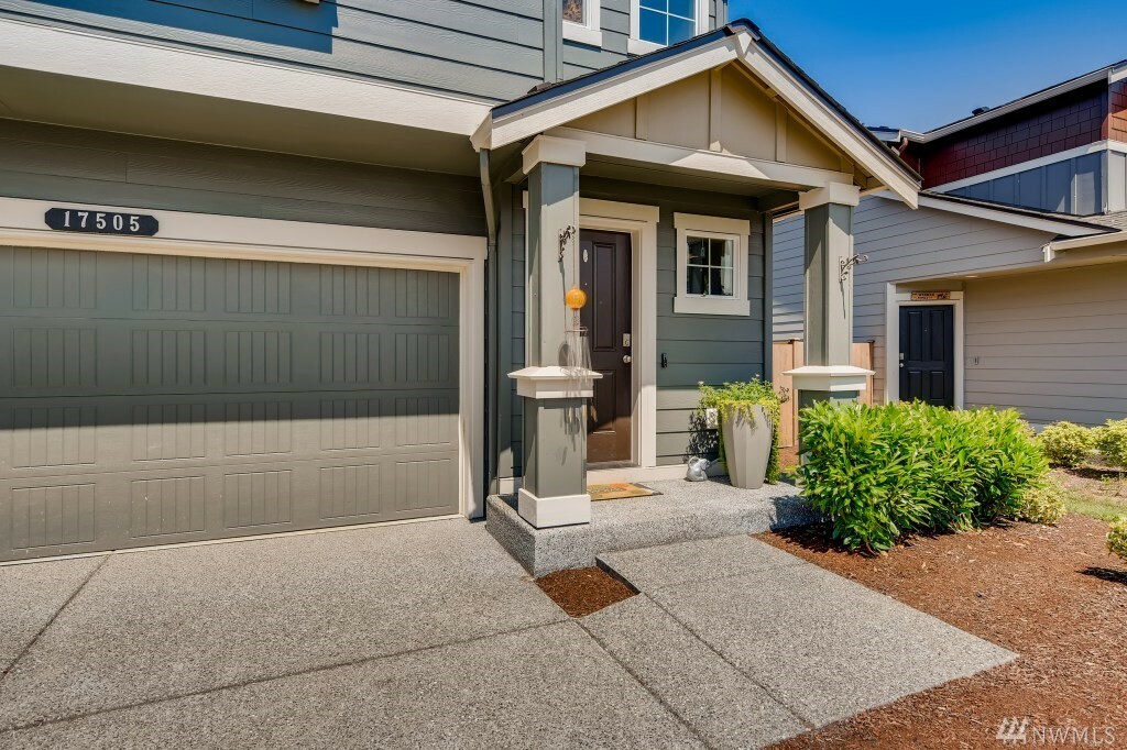 Property Photo:  17505 Oak St  WA 98252 