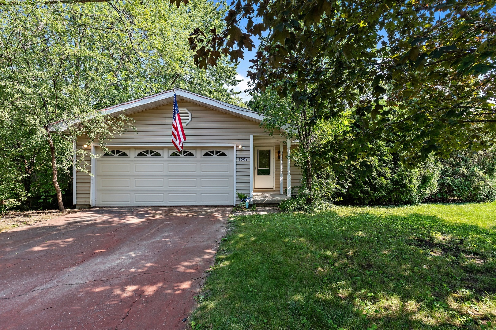 Property Photo:  1008 Foster Avenue  IL 60044 