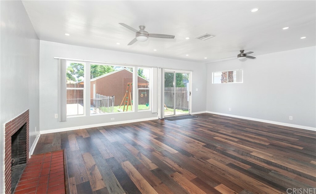 Property Photo: 6710 Chimineas Avenue CA 91335