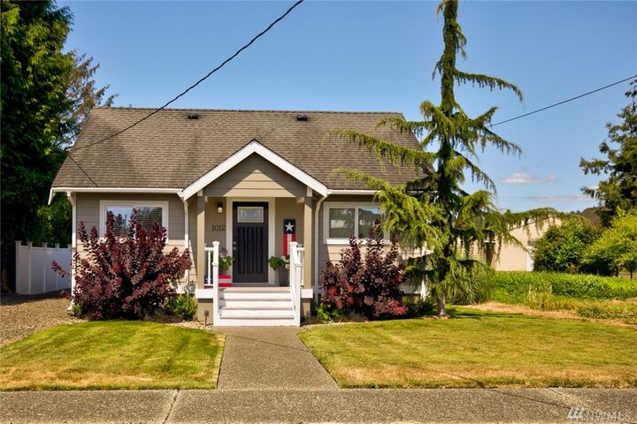 Property Photo: 1012 W Cushing St WA 98520
