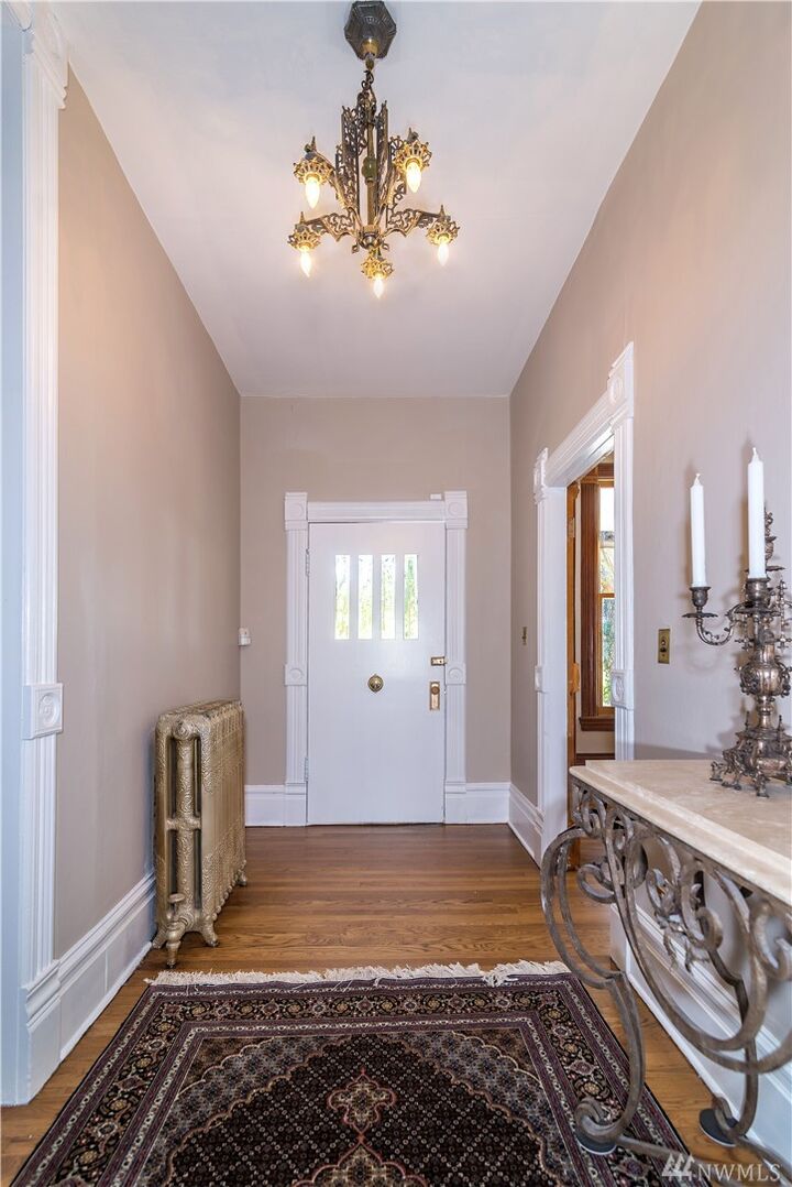 Property Photo:  309 W 5th Ave  WA 98926 