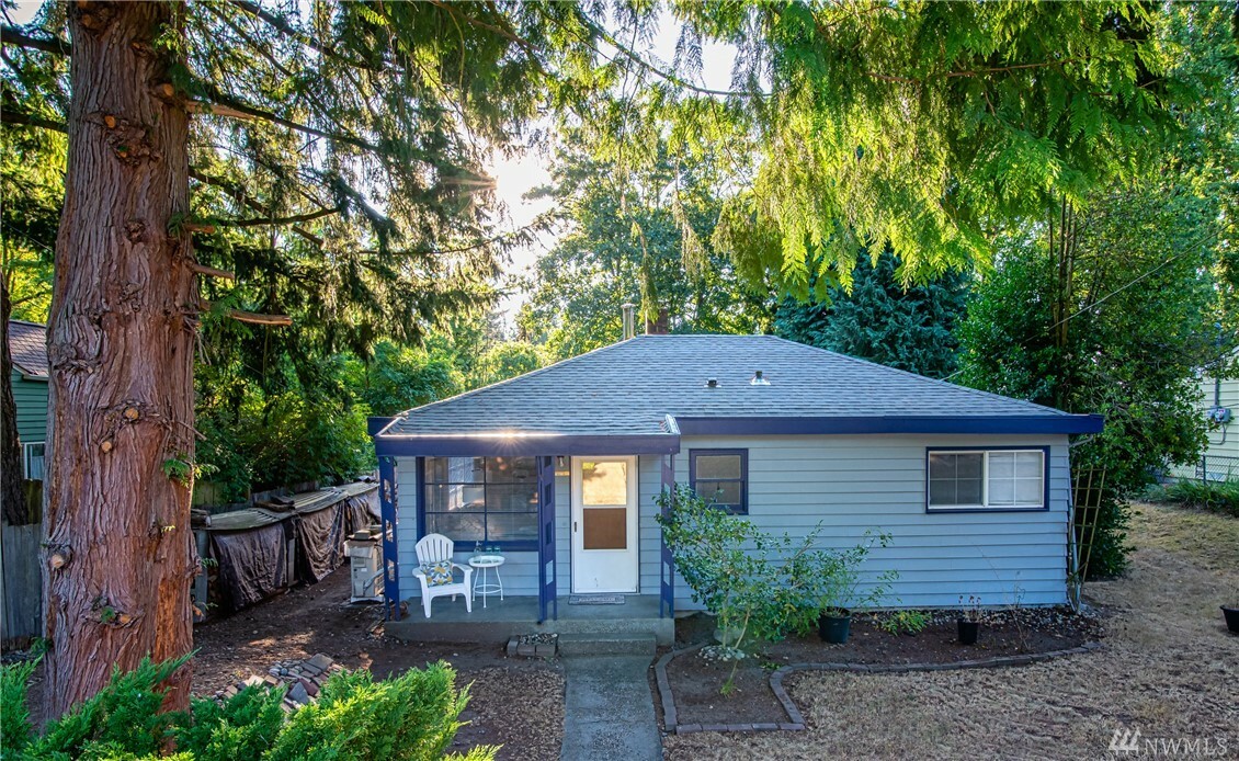 Property Photo:  16316 27th Ave NE  WA 98155 