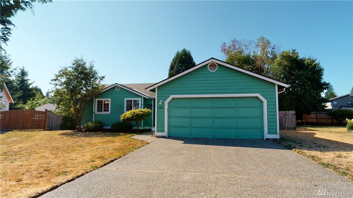 Property Photo:  13811 52nd Ave NE  WA 98271 