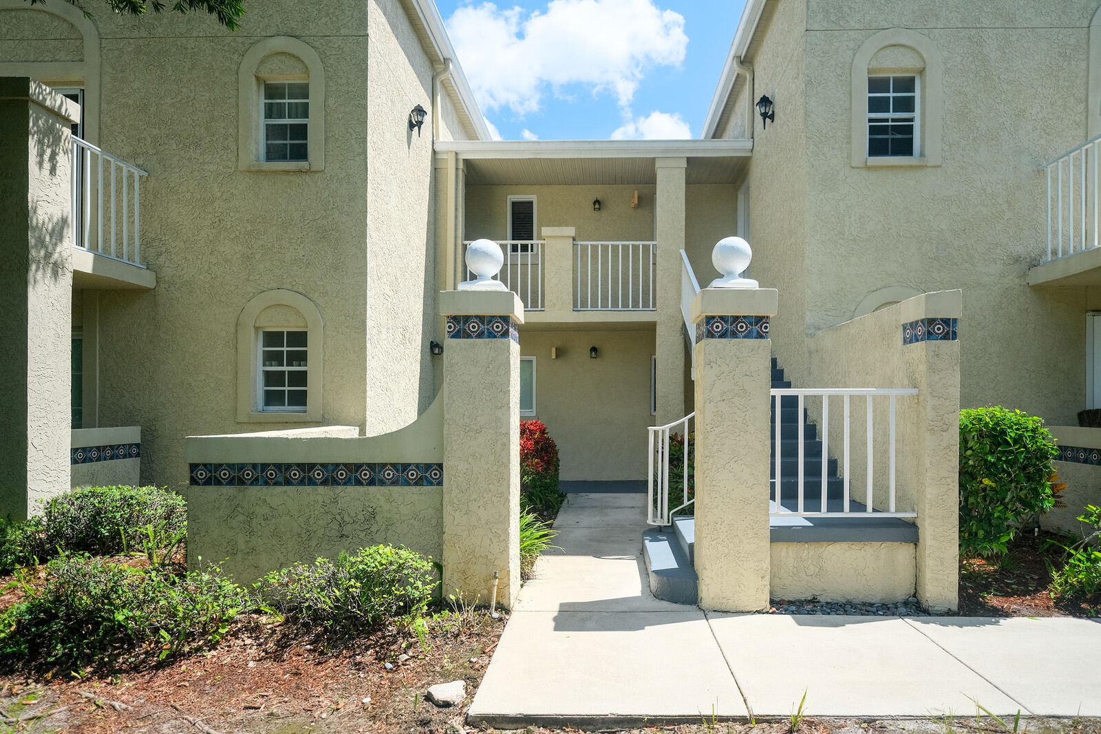 Property Photo:  1630 SE Green Acres Circle 103  FL 34952 