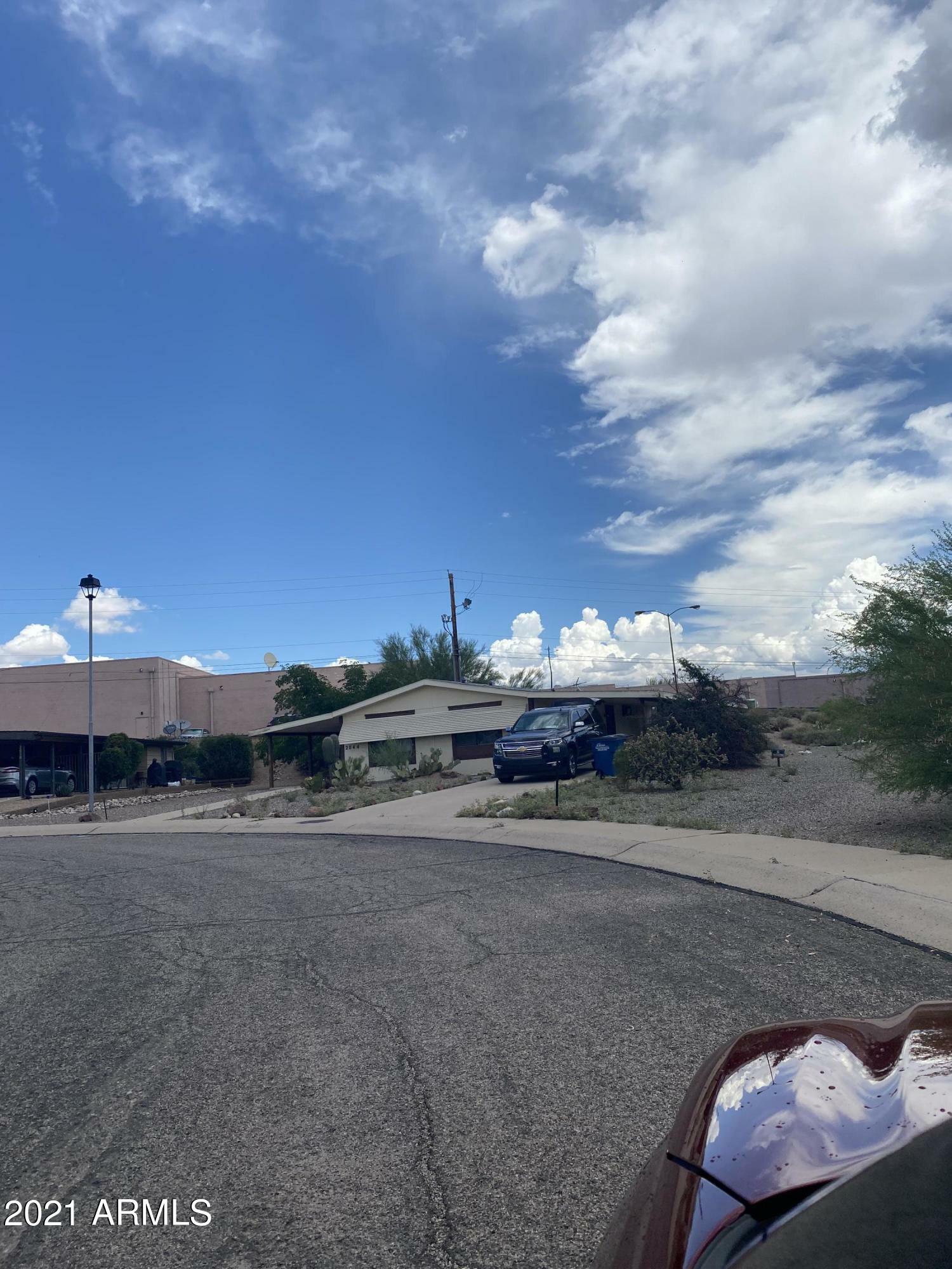 Property Photo:  2044 W Smoketree Drive  AZ 85390 